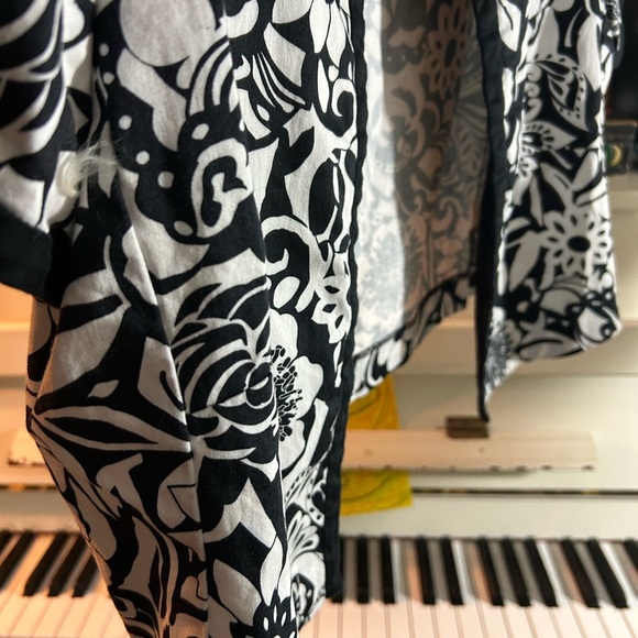 Studio I Monochrome Floral Jacket 14 - Picture 13 of 16